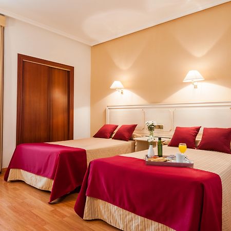 Hotel Victoria Linares  Exteriör bild