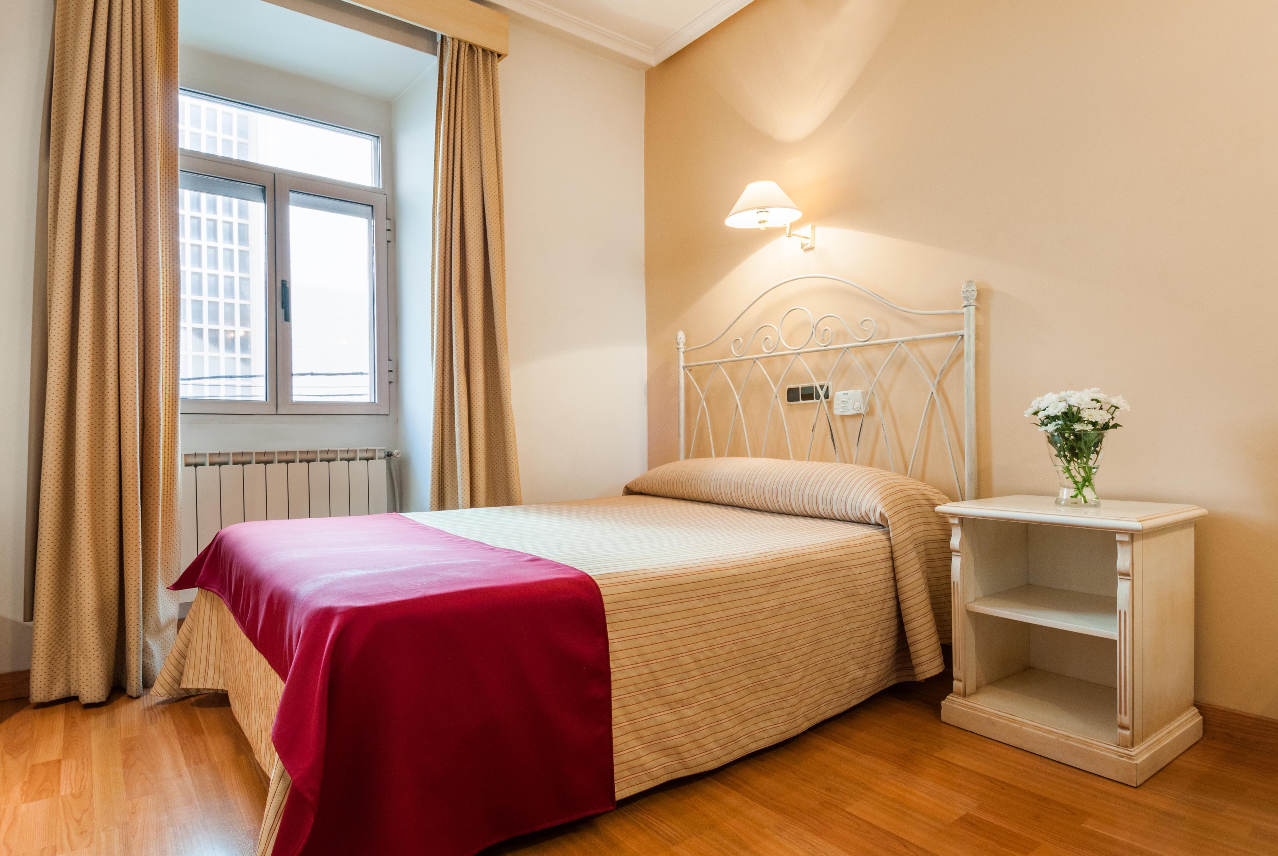 Hotel Victoria Linares  Exteriör bild