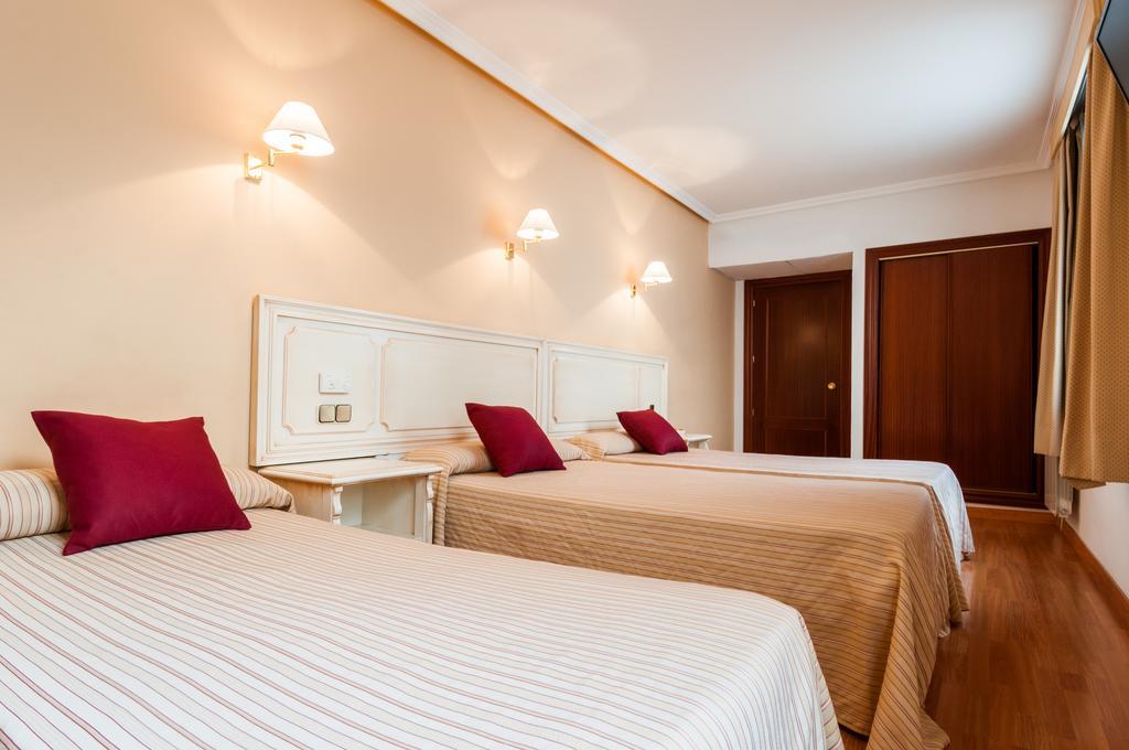 Hotel Victoria Linares  Exteriör bild