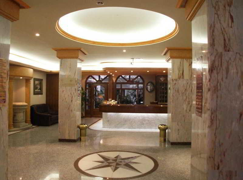 Hotel Victoria Linares  Exteriör bild